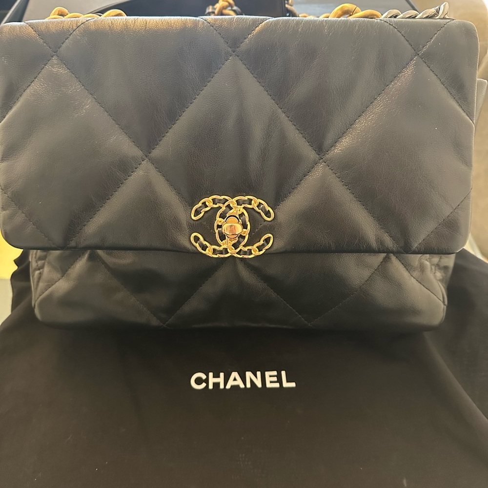 Authentic Chanel 19 Medium Flap Bag - Picture 2 of 11